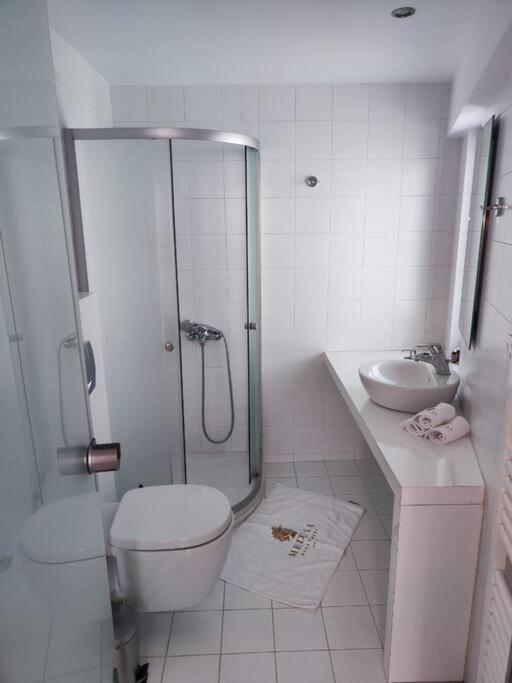 Appartamento Gazi Pool House Atene Esterno foto